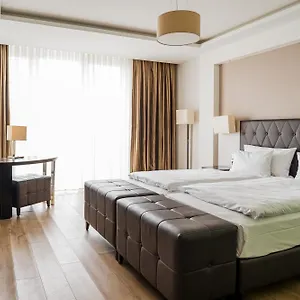 https://two-hotel-berlin-by-axel.find-berlin-hotels.com